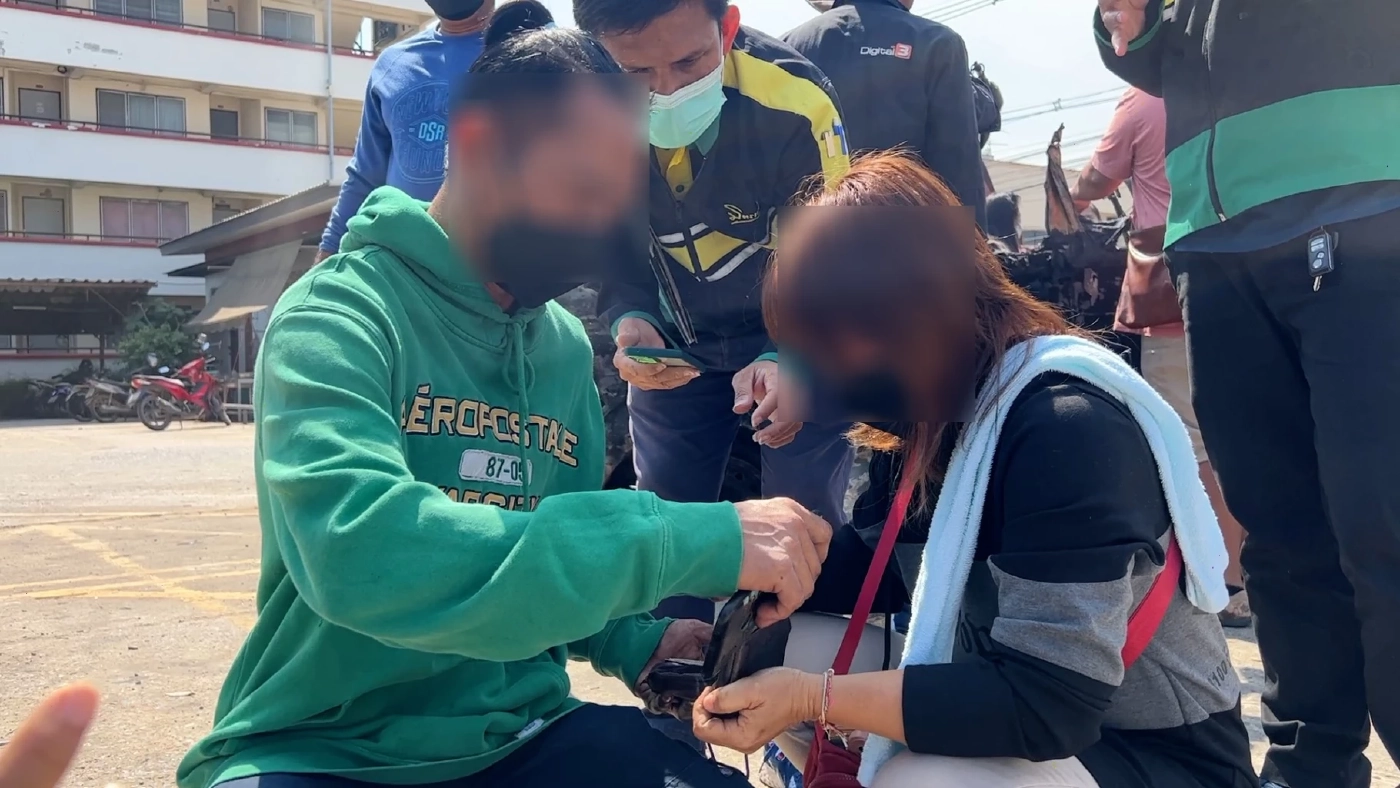 พ่อเสียลูก 7 ขวบพร้อมภรรยา ร่ำไห้กอดญาติ เผยสุดเศร้า ชีวิตไม่เหลืออะไรแล้ว