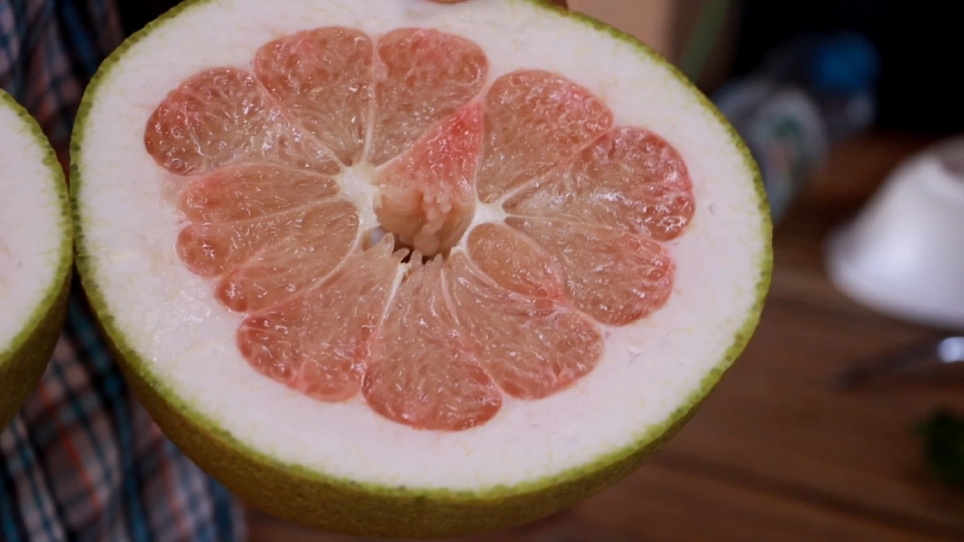 เกษตรกรแฮปปี้ ตรุษจีนนี้ ยอดขาย “ส้มโอท่าข่อย” พุ่งสูง