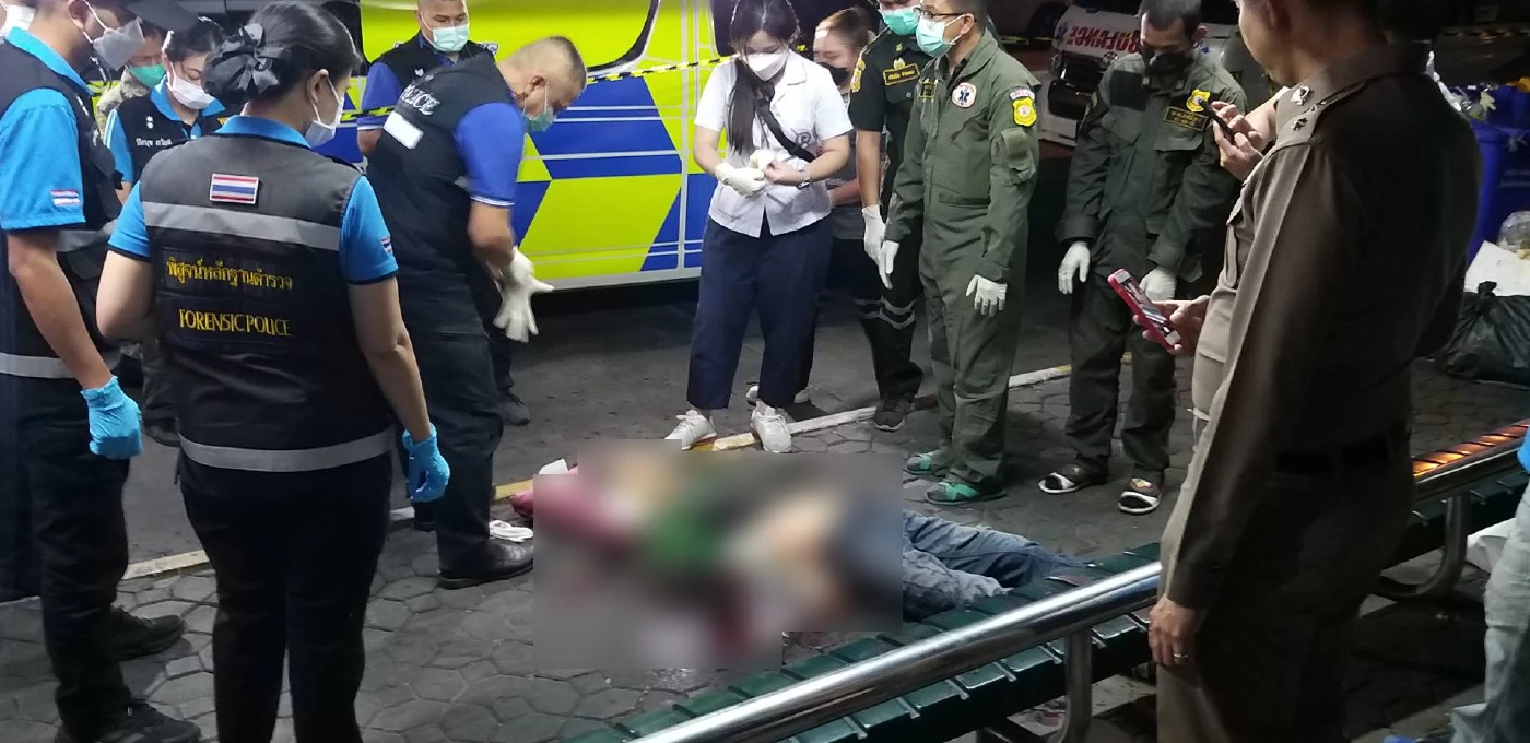 แกร็บไบค์ผิดใจปมขี่รถปาดหน้า ชักมีดแทงเพื่อนร่วมอาชีพดับคาป้ายรถเมล์