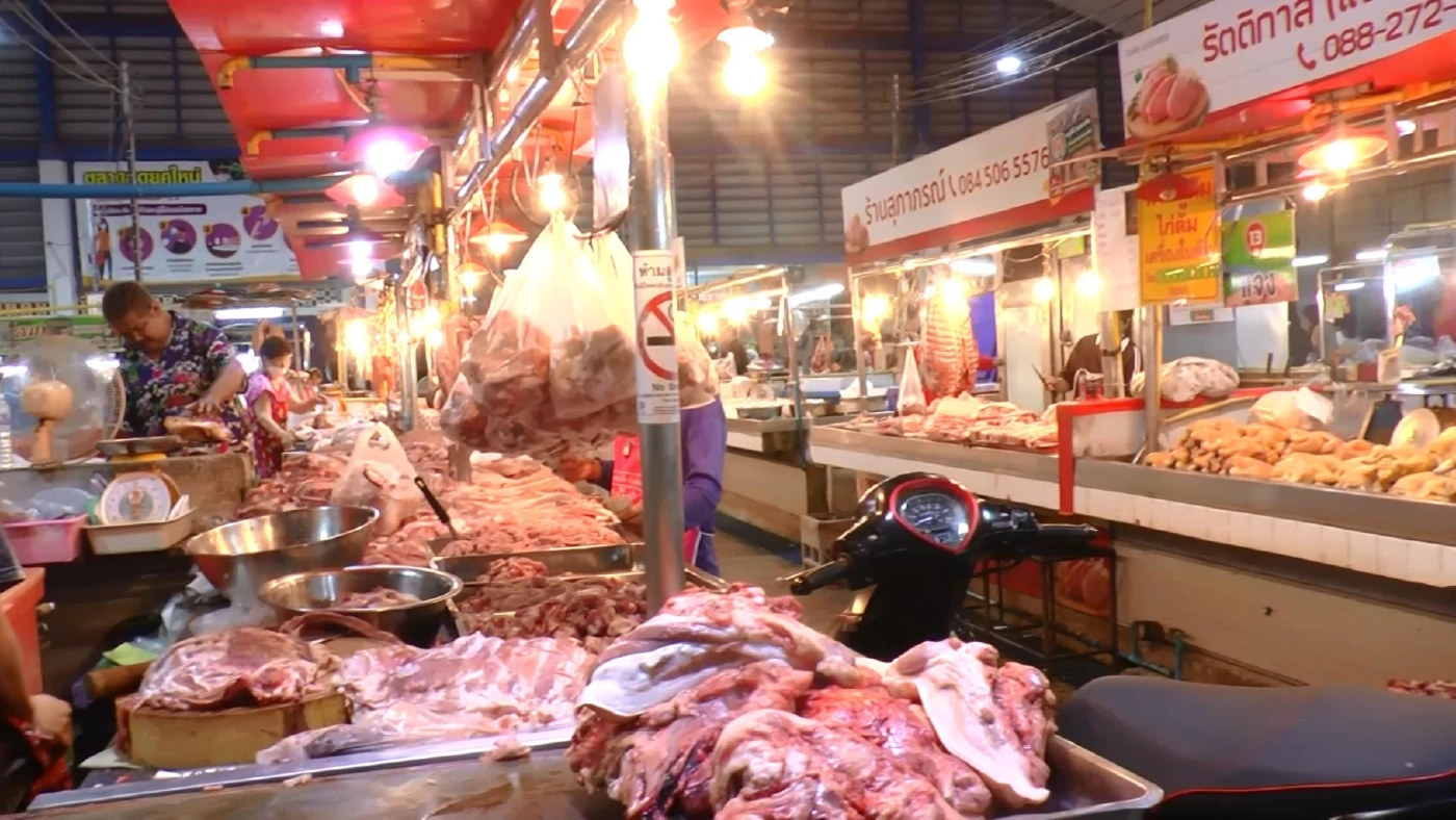 คึกคัก! บรรยากาศวันจ่ายเทศกาลตรุษจีน จ.อุทัยธานี ปีนี้ซื้อของเซ่นไหว้มากขึ้น