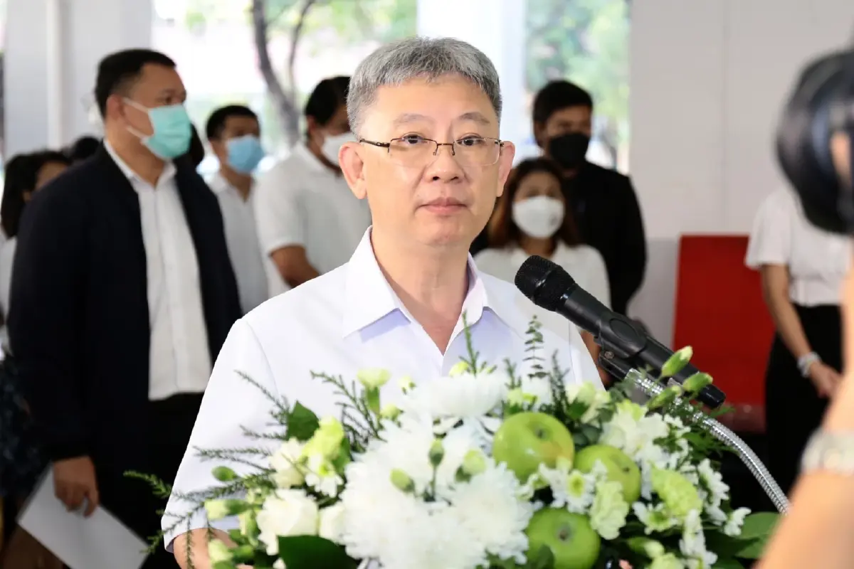 นายแพทย์โอภาส การย์กวินพงศ์ ปลัดกระทรวงสาธารณสุข