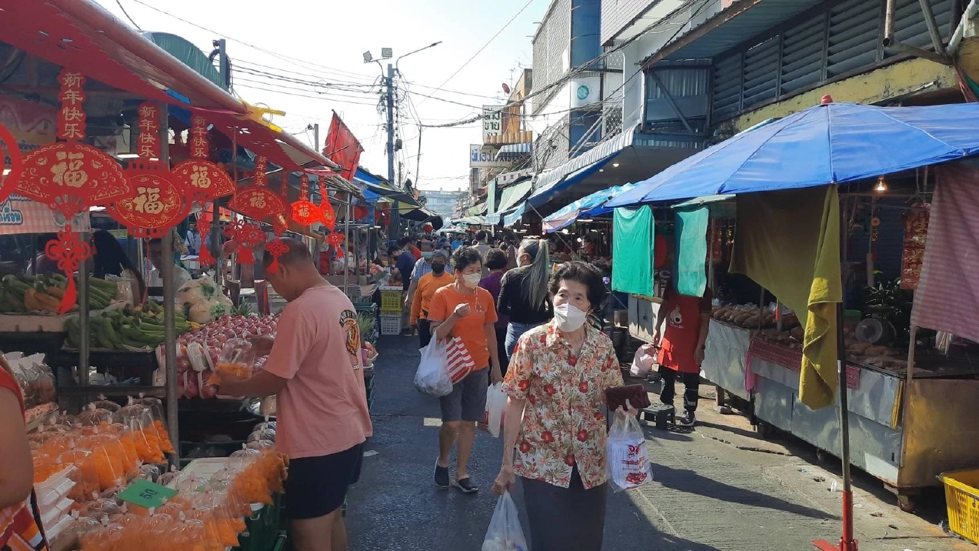 วันจ่ายคึกคัก ชาวไทยเชื้อสายจีน แห่ซื้อเครื่องเซ่นไหว้แน่นตลาดท่าน้ำนนท์