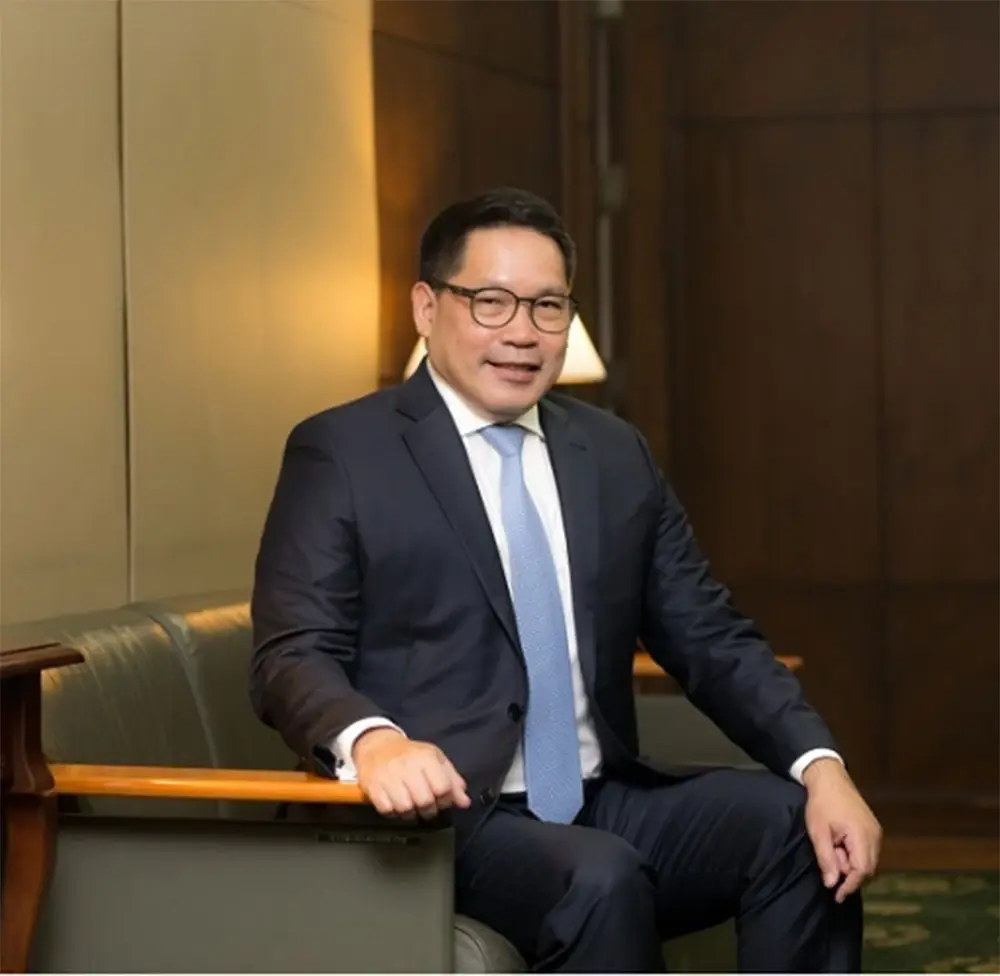อุตตม สาวนายน หัวหน้าพรรคสร้างอนาคตไทย 