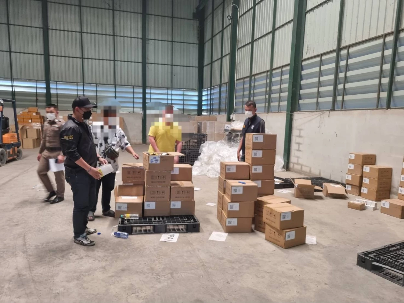 ตำรวจไซเบอร์ ทลายเครือข่ายบุหรี่ไฟฟ้า พร้อมยึดของกลางกว่า 30 ล้านบาท