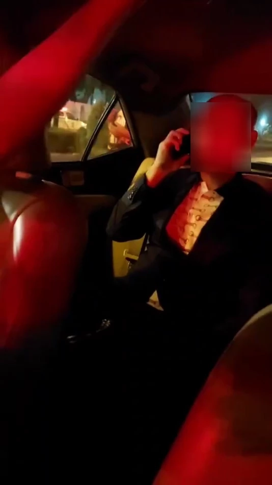 คนขับเบนท์ลีย์ ขึ้นแท็กซี่ อปพร.ล้อมรถไม่ให้ไป