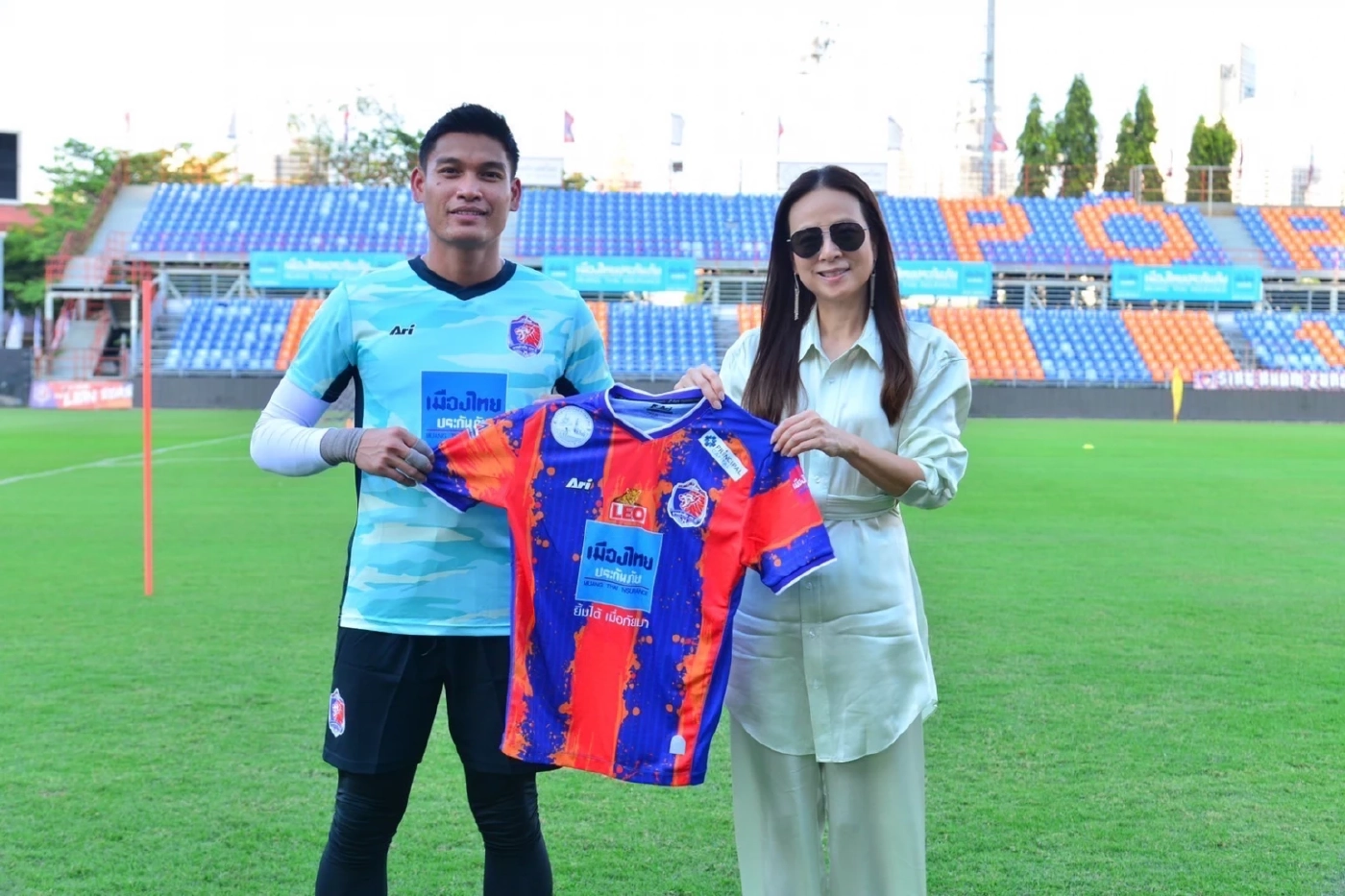 "มาดามแป้ง" เปิดตัว สมพร ยศ - ธิติ ทุมพร ร่วมทัพ การท่าเรือ เลกสอง