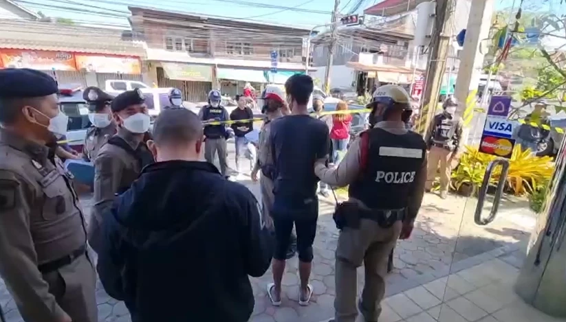 ตร.คุมตัวคนร้ายที่ก่อเหตุมาทำแผน