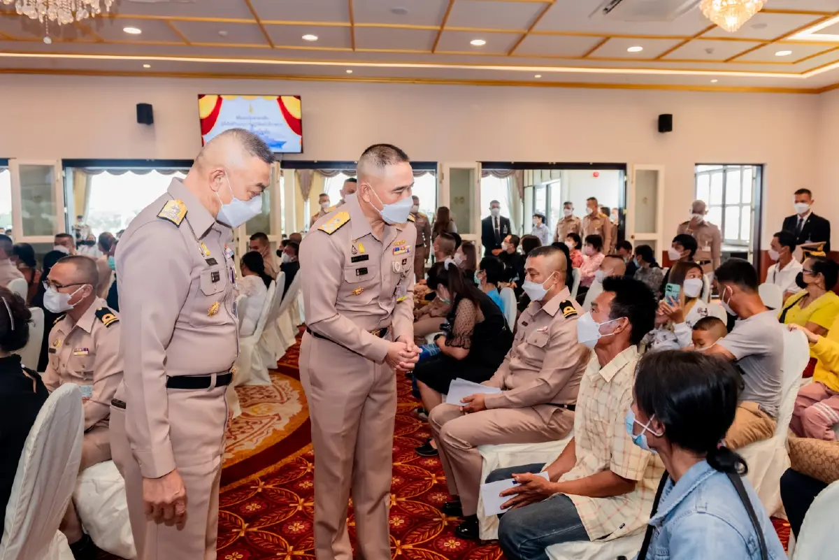 ผบ.ทร. มอบเงินช่วยเหลือทายาทกำลังพลเสียชีวิต-สูญหาย "ร.ล.สุโขทัย" อับปาง