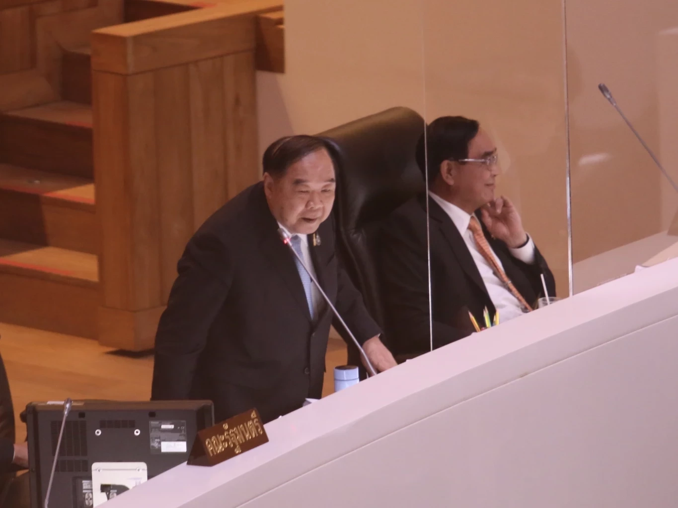 เกมชิงอำนาจ! "บิ๊กป้อม" สลัดคราบ "เผด็จการ" ก้าวข้ามขัดแย้ง