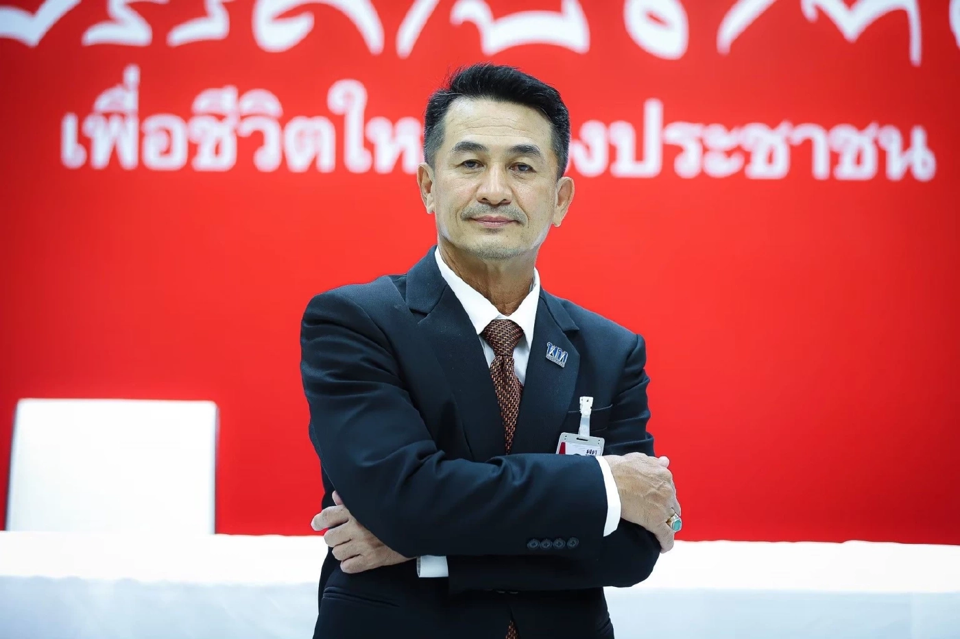 นพ.ชลน่าน ศรีแก้ว ผู้นำฝ่ายค้านในสภาผู้แทนราษฎร 