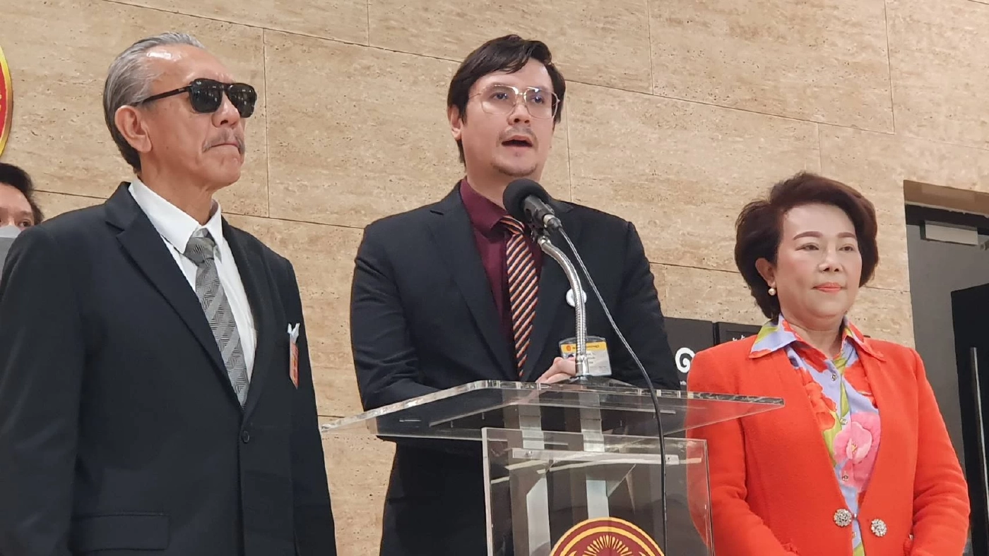 ลับมาก!  “ชูวิทย์” มอบหลักฐานชิ้นเด็ด! “จีนเทา” ให้ “โรม” เปิดโปง! ซักฟอก รบ.