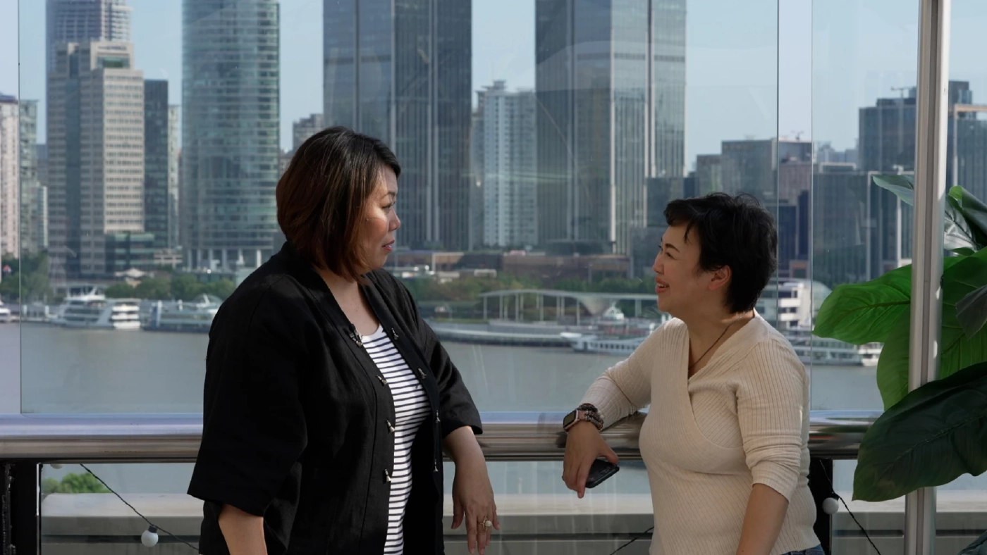 รายการ "จับจ้องมองจีน" คว้ารางวัล "กินรีทอง" มหาชน ครั้งที่ 8