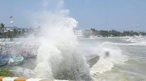 ประกาศฉบับที่ 9 เตือนภาคใต้ เฝ้าระวังและรับมือคลื่นลมแรง คลื่นสูง 2-3 เมตร