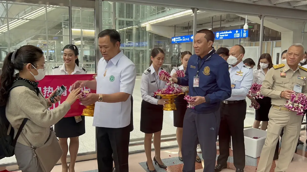 อนุทิน ประกาศ "ยกเลิกโชว์ผลฉีควัคซีน 2 เข็ม" ก่อนเข้าไทย อำนวยความสะดวก นทท.