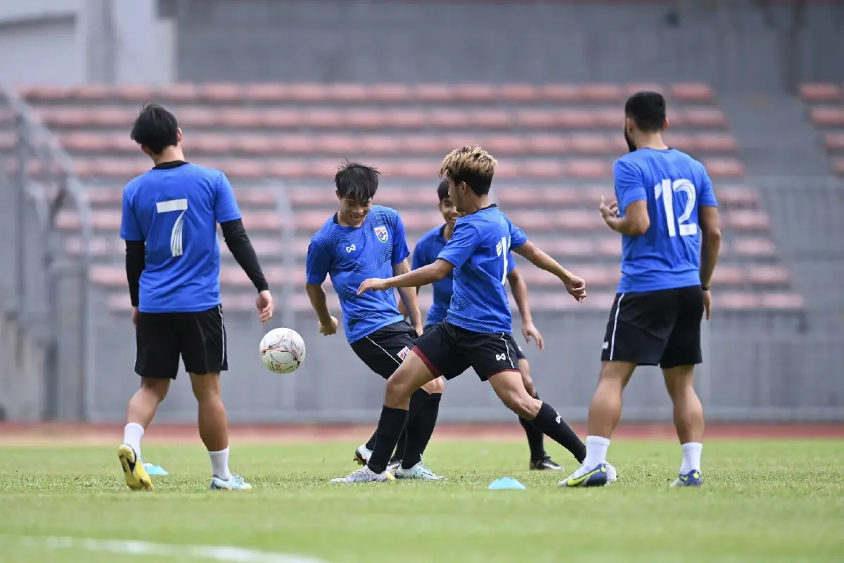 ประมวลภาพบรรยากาศ "ทีมชาติไทย" ซ้อมครั้งสุดท้ายก่อนดวลมาเลเซีย