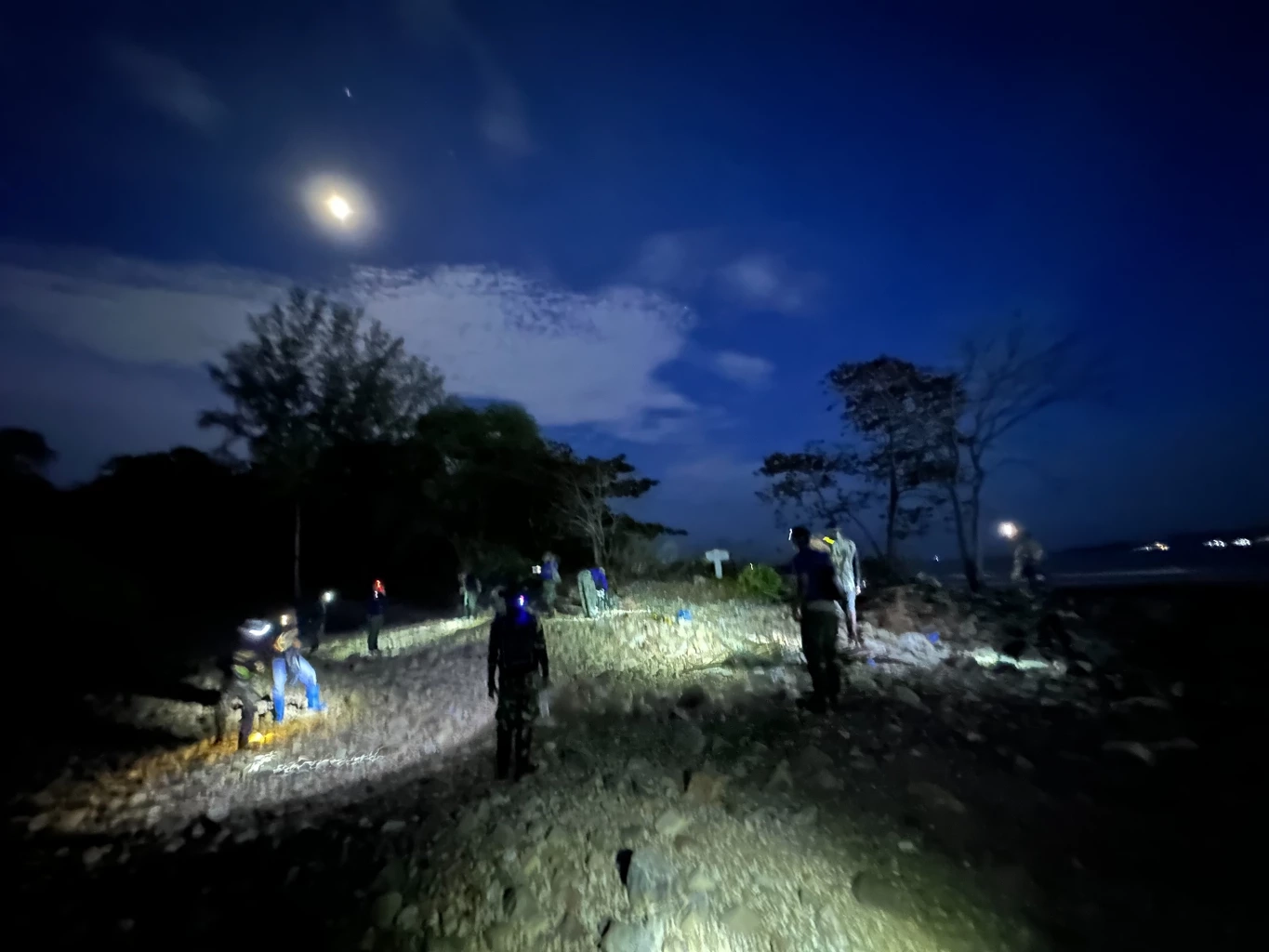 ค้นหากำลังพล "ร.ล.สุโขทัย" วันที่ 17 เน้นช่วงน้ำลงต่ำสุด ยังไม่พบทหารเพิ่ม