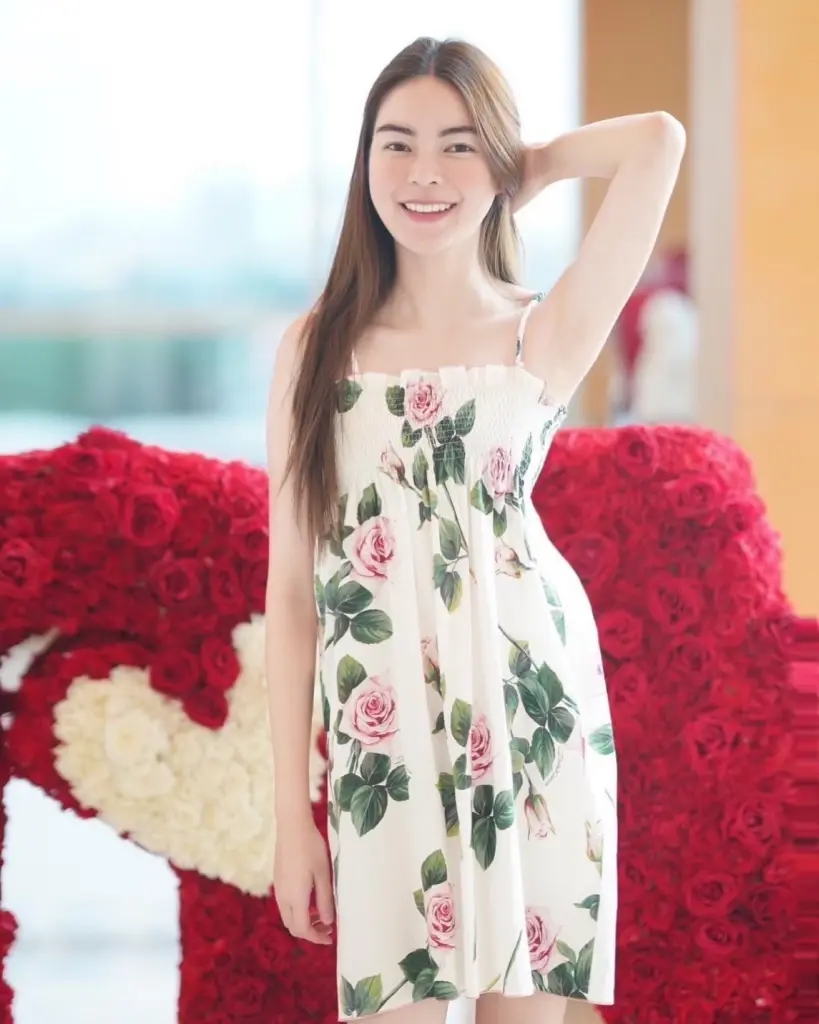 เอวา ปวรวรรณ วีระภุชงค์