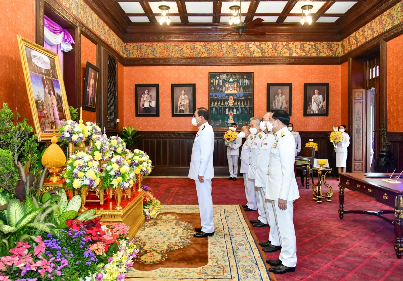 “นายกฯ”และภริยา นำ ครม. ลงนามถวายพระพร ในหลวง-พระราชินี เนื่องในโอกาสขึ้นปีใหม่ พุทธศักราช 2566