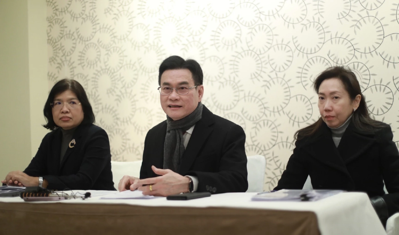 นายจุรินทร์ ลักษณวิศิษฏ์ รองนายกรัฐมนตรีและรัฐมนตรีว่าการกระทรวงพาณิชย์ 