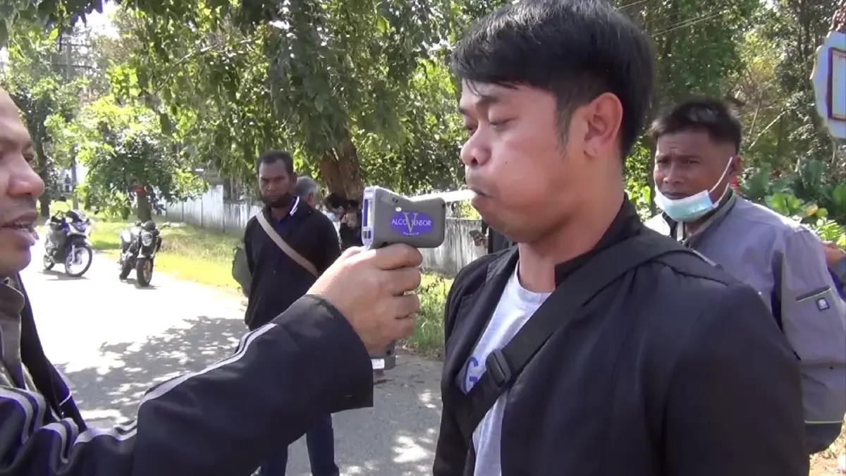 นายเอกณรินทร์ คนขับรถทัวร์