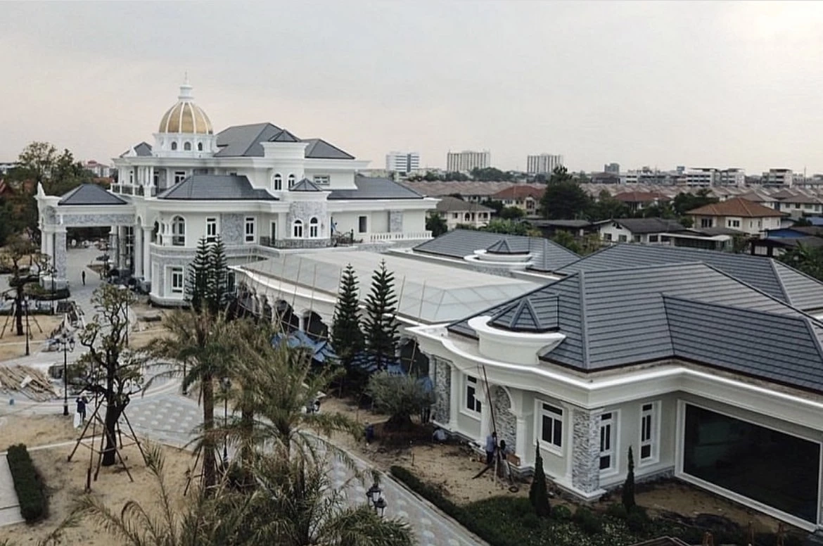 เจาะลึกบ้านใหม่ของแม่สามี “เอิร์น ณัชชา” ใหญ่โตระดับคฤหาสน์ (มีคลิป)