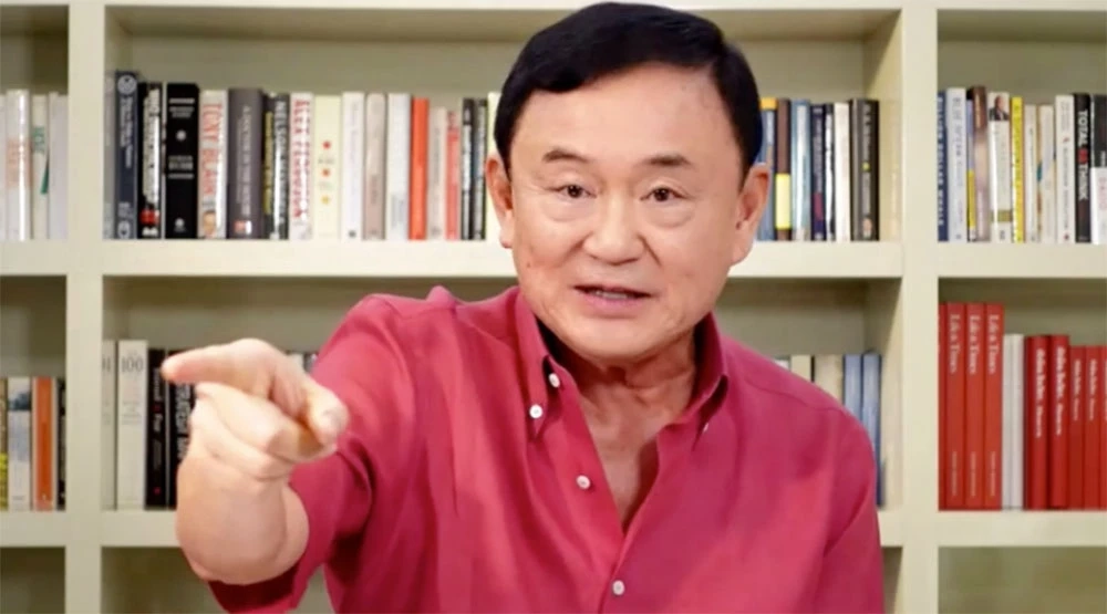 ทักษิณ ชินวัตร คนแดนไกล ไม่กลับไทย นั่งเครื่องบินผ่านชะโงกดูแผ่นดินเท่านั้น