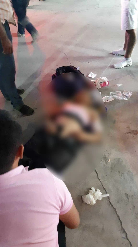 วัยรุ่น! เขม่นกันในตลาด ชักมีดไล่แทงกันดับ 1 ราย