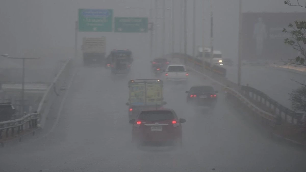 ประกาศฉบับที่ 10 เตือนภาคใต้ฝนตกหนัก คลื่นลมแรง คลื่นสูงมากกว่า 3 เมตร