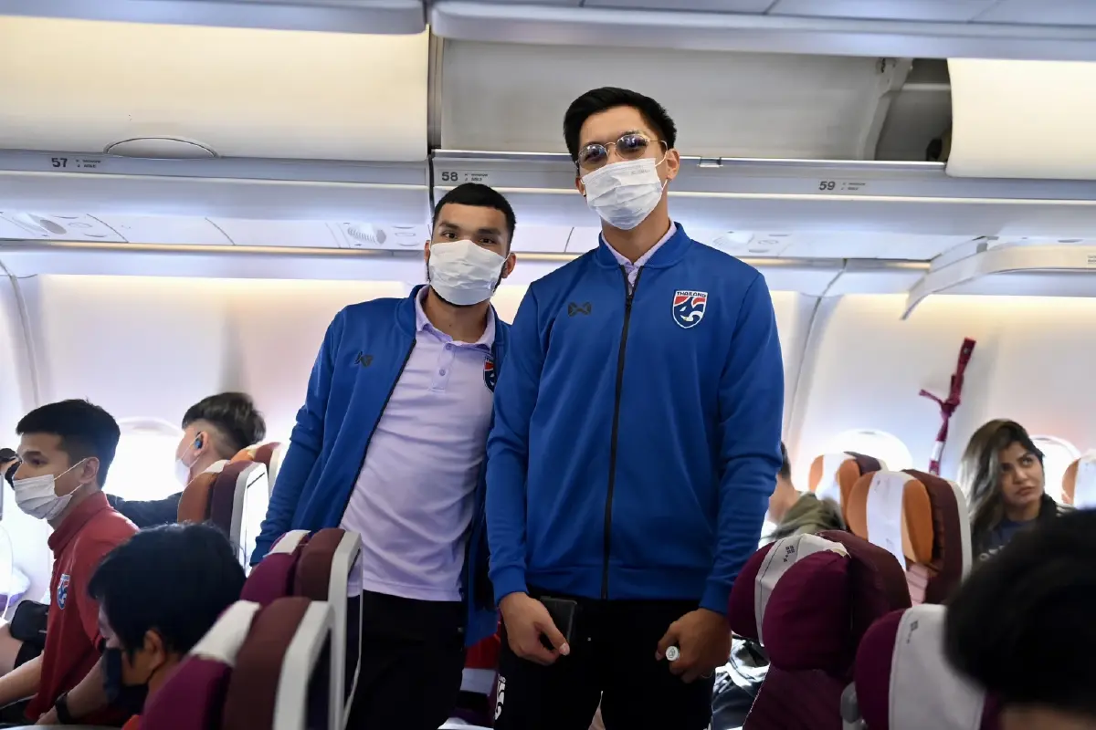 “ช้างศึก” เดินทางกลับถึงไทย "ธีราทร" ลั่นยังไม่ยอมแพ้