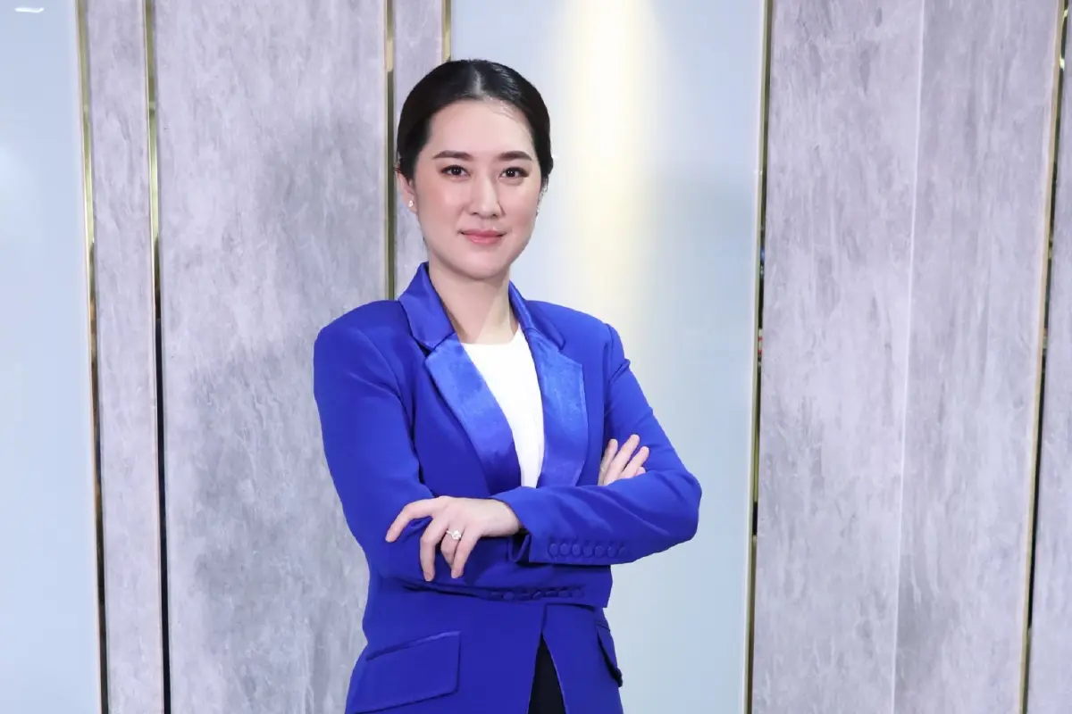 นางสาวฐิภา นววัฒนทรัพย์ ประธานเจ้าหน้าที่บริหาร บริษัท วายแอลจี บูลเลี่ยน แอนด์ ฟิวเจอร์ส จำกัด (YLG) 