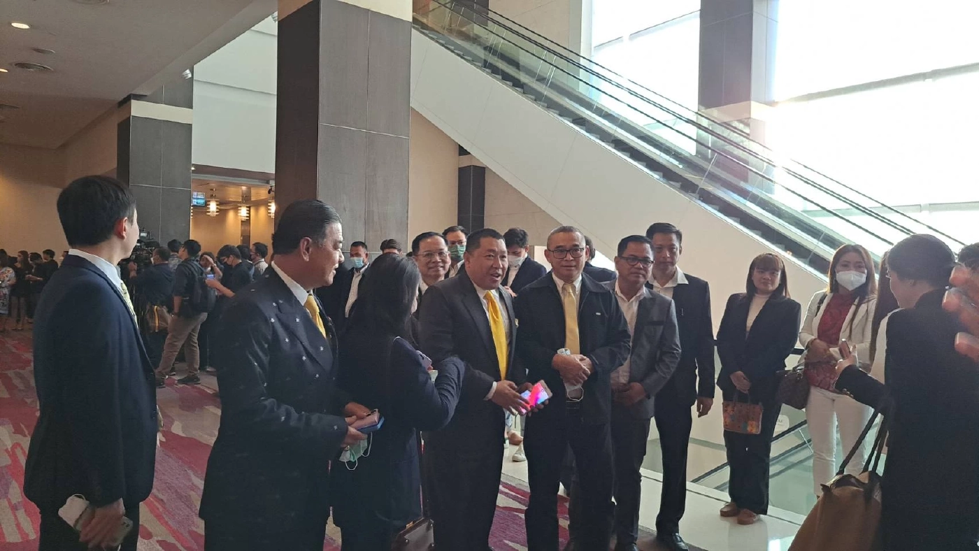 คึกคัก! งานระดมทุน พปชร. จับตา "บิ๊กป้อม" เปิดใจตอบทุกคำถาม