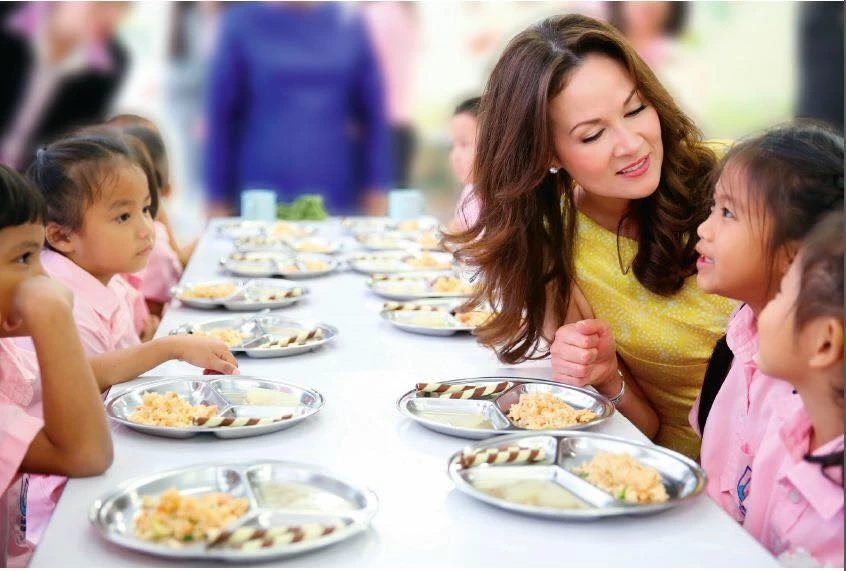 ปุ๋ย ภรณ์ทิพย์ นาคหิรัญกนก ไซม่อน