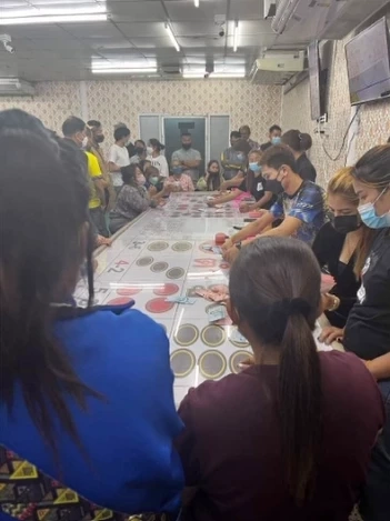 ภาพบรรยากาศภายในบ่อน "เจ๊ ต."