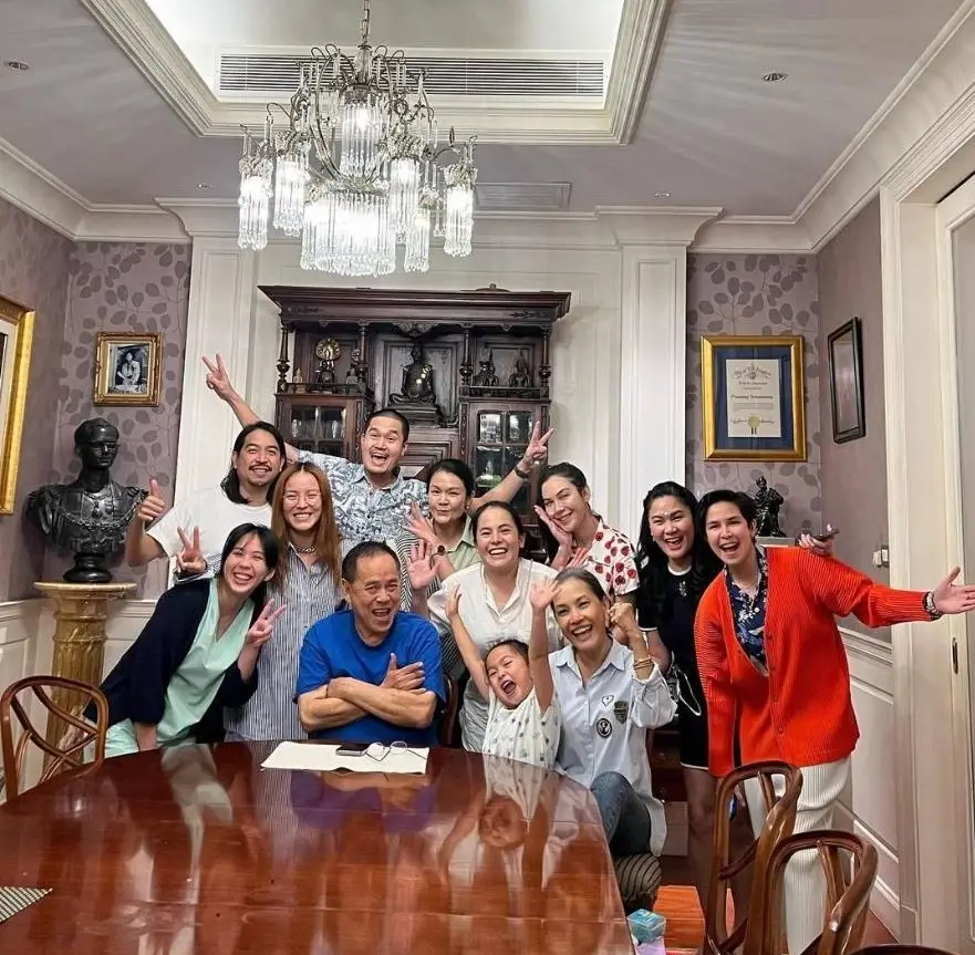 โพสต์ซึ้งจาก “คุณแม่" ส่งตรงถึงลูกสาว "แมท ภีรนีย์" ขอให้อดทนอย่าได้อ่อนแอ