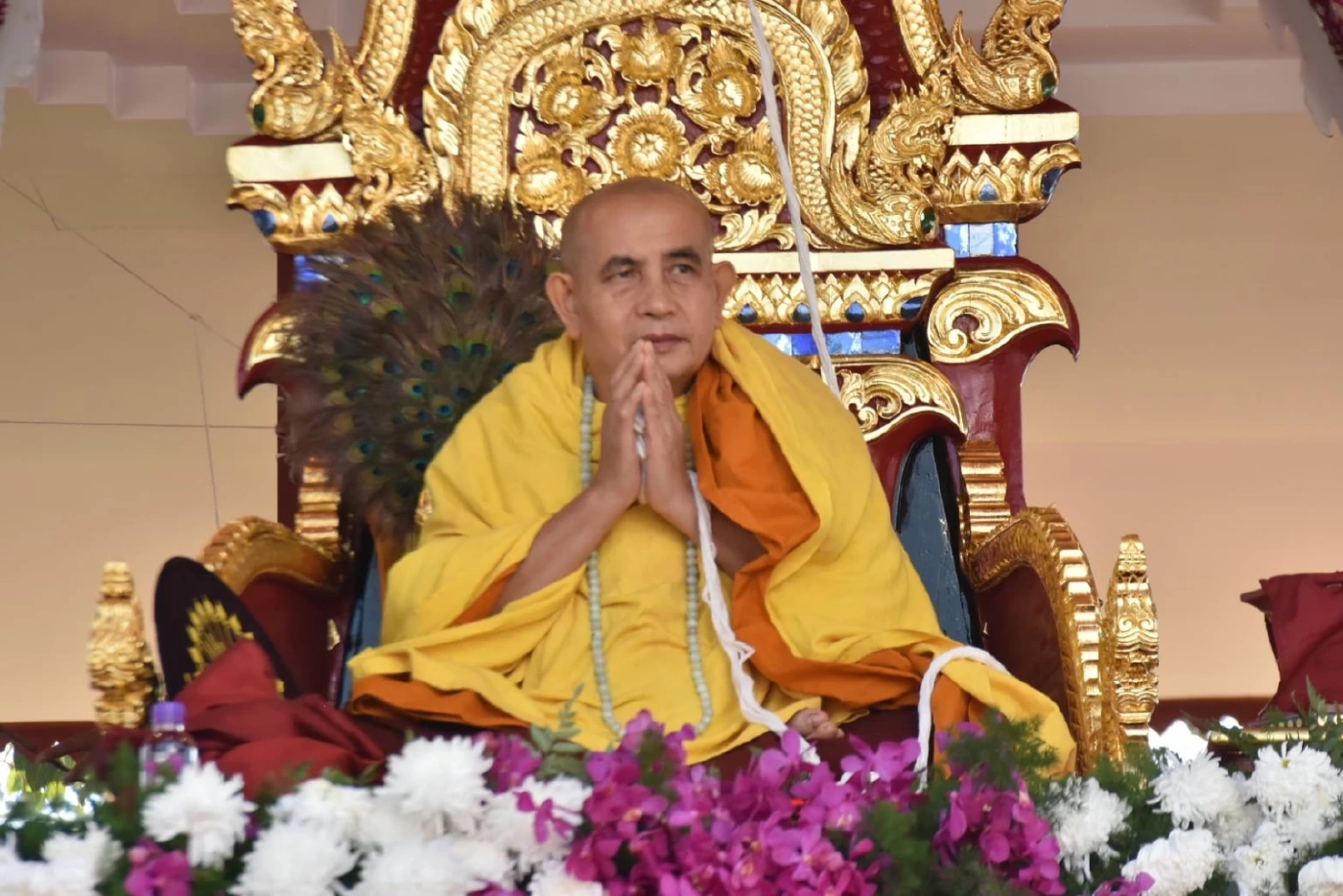 คลื่นมหาชนนับหมื่น หลั่งไหลร่วมงานพิธีสืบชะตาหลวง พระครูบาบุญชุ่ม