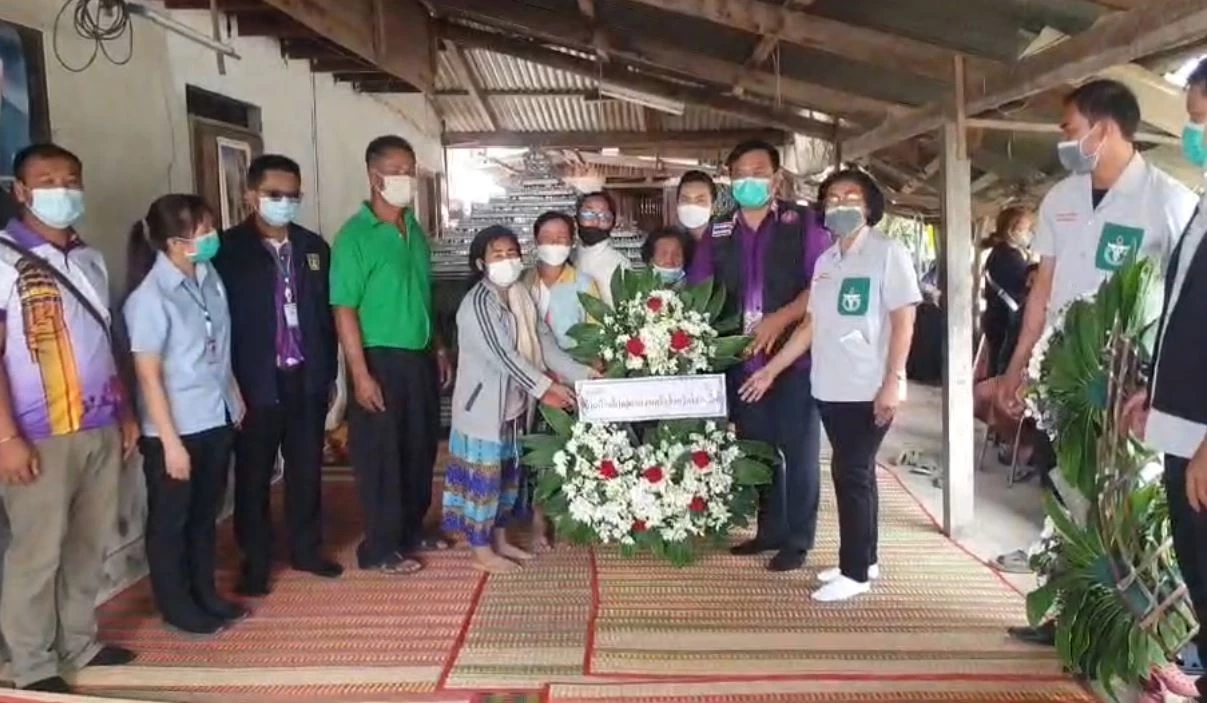 พม. เร่งเยียวยาสภาพจิตใจครู-นักเรียน ช็อกเหตุคนร้ายบุกแทง ม.2 เสียชีวิต