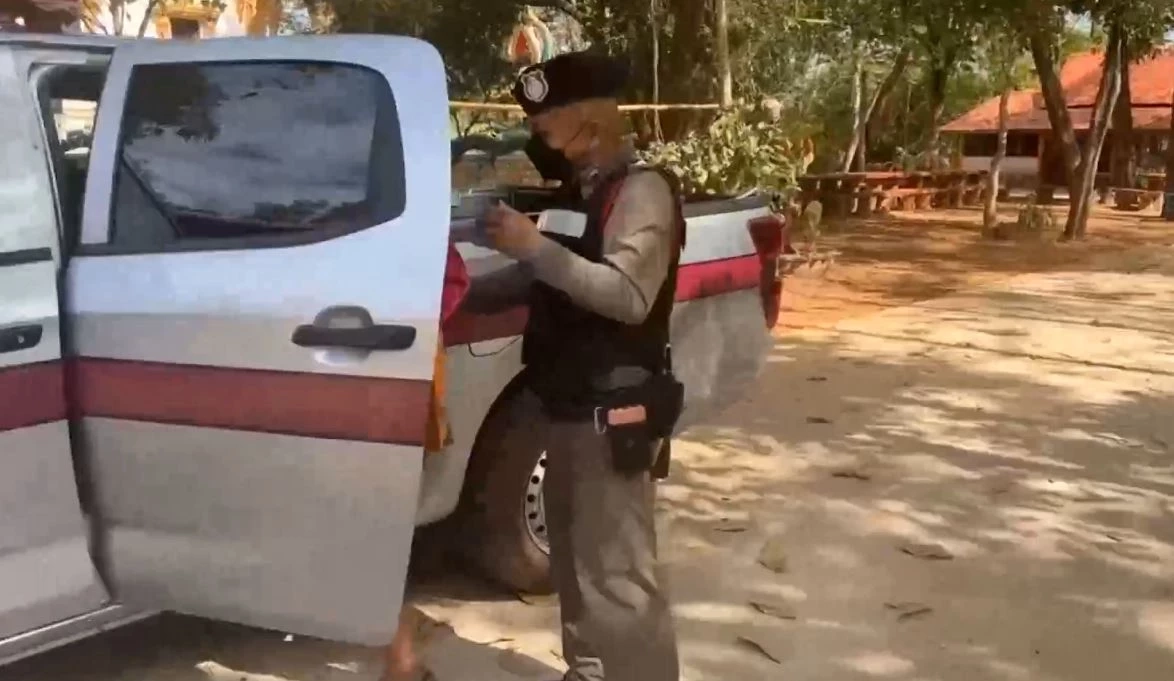 หลวงพี่เมาแอ๋! ฉลองปีใหม่ จับสึกได้วันเดียว ดอดขอจีวรคืน ก่อนเผ่นหนี