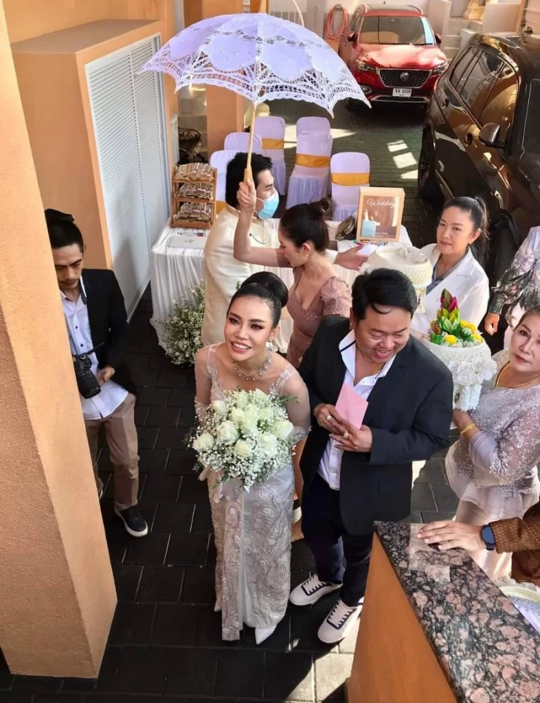 เอ็มมี่ แม็กซิม - เต๋า เอกพงศ์