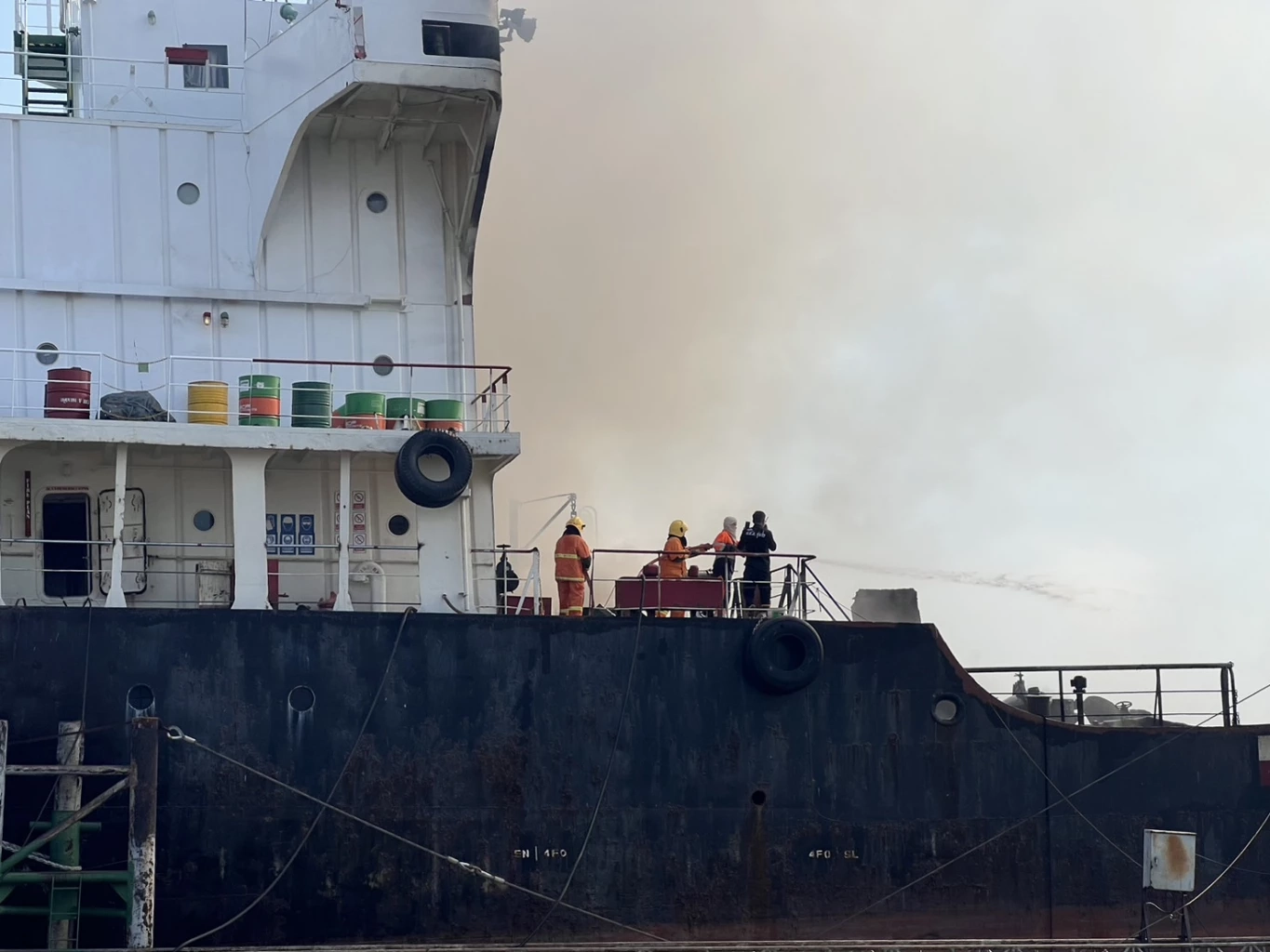 "ศักดิ์สยาม" สั่ง "เจ้าท่า" ตรวจสอบ-เยียวยา เหตุเรือบรรทุกน้ำมันระเบิด