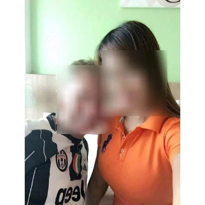 ภาพถ่ายคู่ชายฮอลแลน์กับข้างราชการสาว