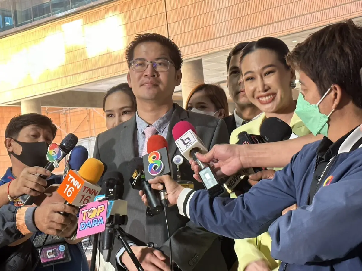 กุ้งพลอย กนิษฐรินทร์ พัชรภักดีโชติ