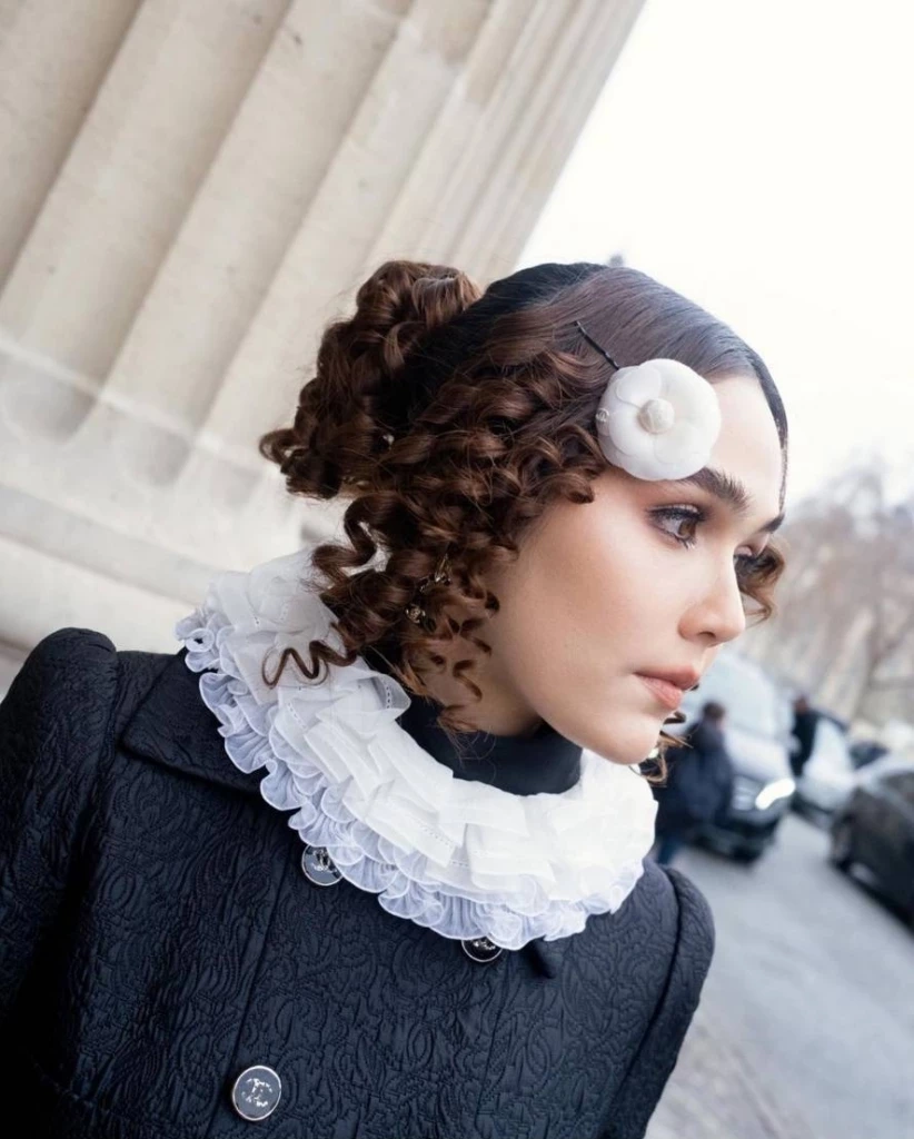 ชมพู่ อารยา