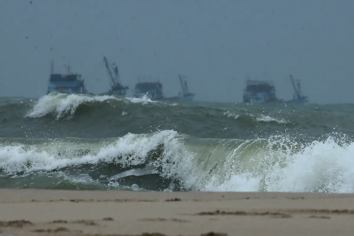 ประกาศฉบับที่ 13 กรมอุตุฯเตือน 9 จังหวัดรับมือ"ฝนตกหนัก-คลื่นลมแรง"