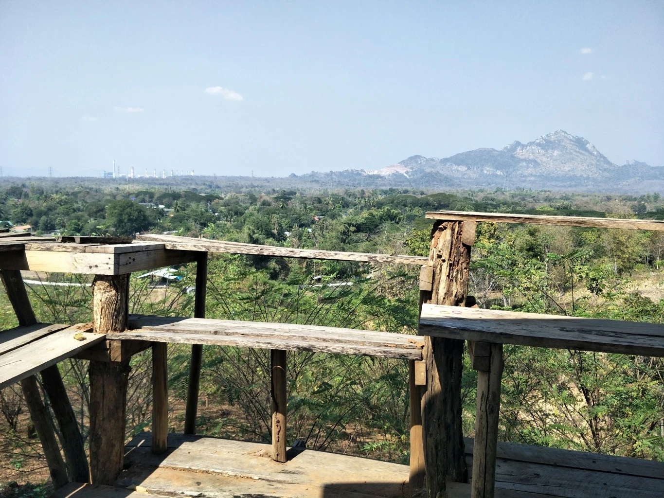 จับอดีตรองนายกอบต. บุกรุกป่าสงวนแห่งชาติ 14 ไร่ อ้างครอบครองอย่างถูกต้อง