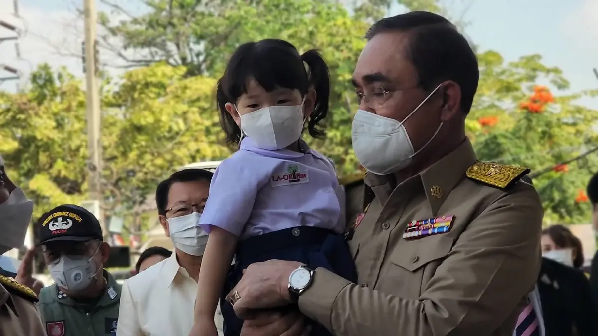 “นายกฯ” ขอครูสอนเด็กเรียนรู้ประวัติศาสตร์ ไม่ต้องขัดแย้ง