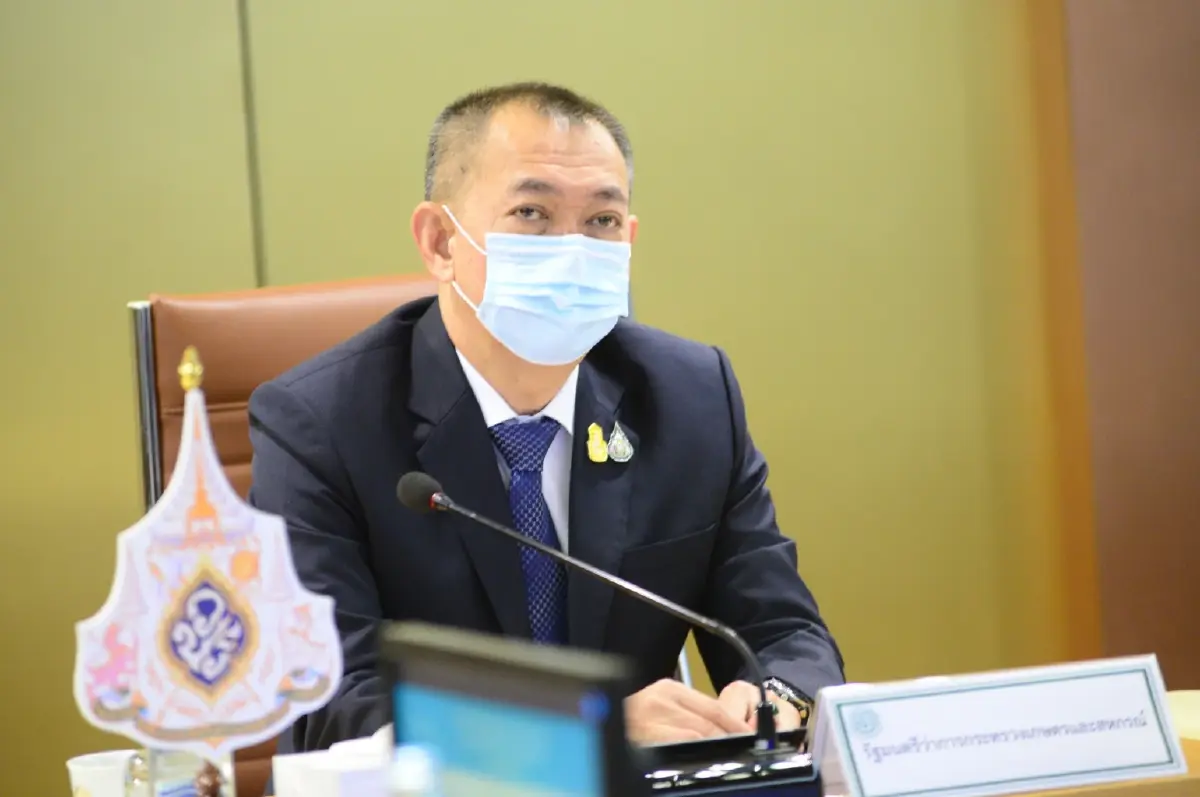 ดร.เฉลิมชัย ศรีอ่อน รัฐมนตรีว่าการกระทรวงเกษตรและสหกรณ์ 