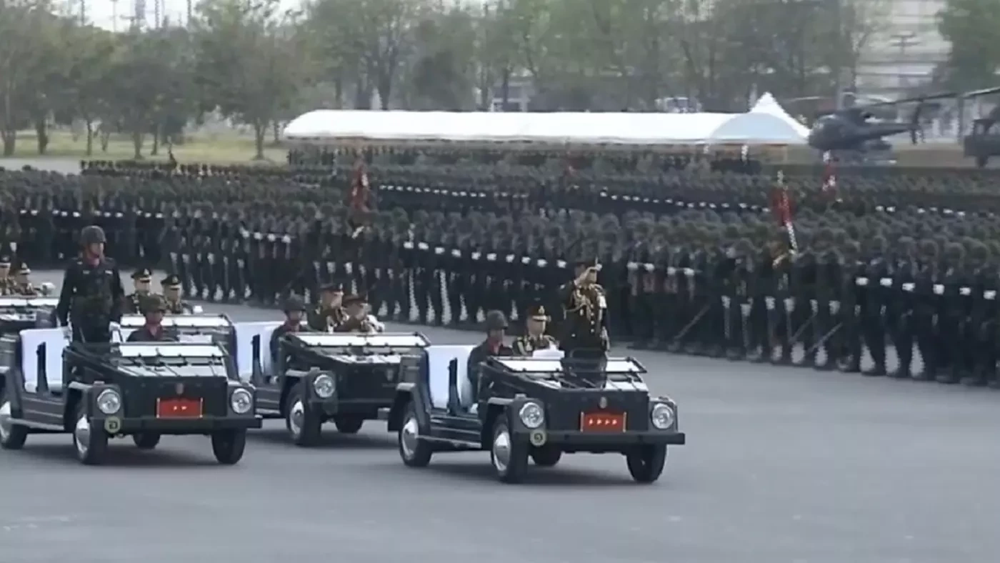 ผบ.ทบ.นำถวายสัตย์ฯ ต่อธงชัยเฉลิมพล ย้ำ ปกป้องชาติ–ราชบัลลังก์