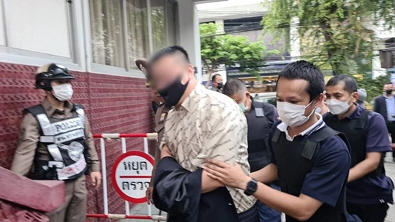 "นายชัยณัฐร์ กรณ์ชายานนท์" หรือ "ตู้ห่าว"