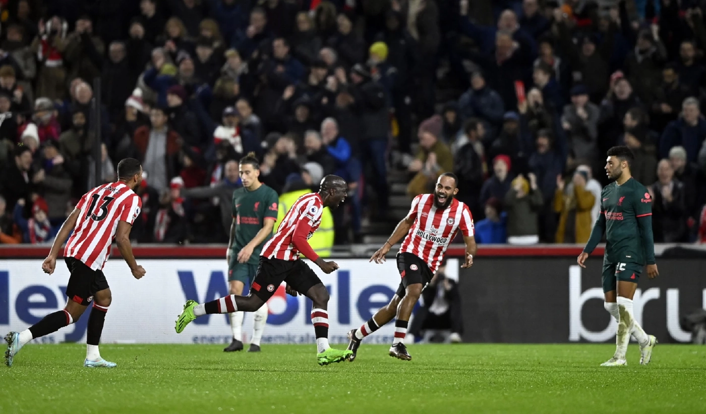 เช็กตารางคะแนนพรีเมียร์ลีกล่าสุด หลัง "ลิเวอร์พูล" บุกพ่าย "เบรนท์ฟอร์ด"