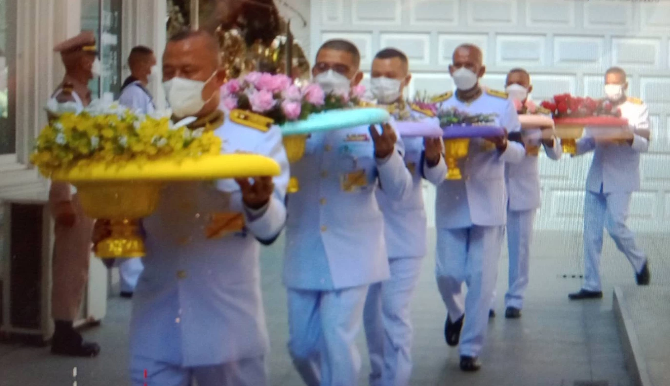 ในหลวงพระราชน้ำหลวงอาบศพ "ต้นเรือพลับ" ครอบครัว - คนใกล้ชิดอาลัย